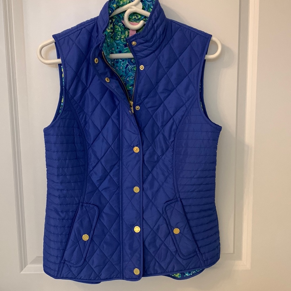 Lily Pulitzer ladies blue vest with flowered lining, small